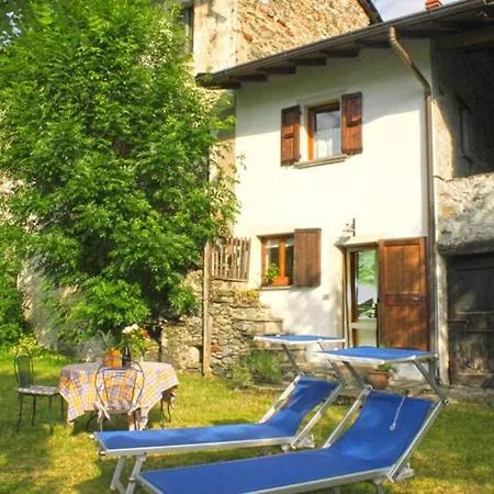 Rustico Martina Naturstein-ferienhaus Colico